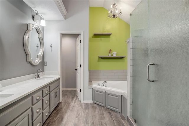 9435 N Flora Avenue, Kansas City, MO 64155