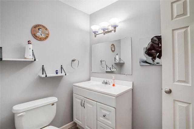 9435 N Flora Avenue, Kansas City, MO 64155