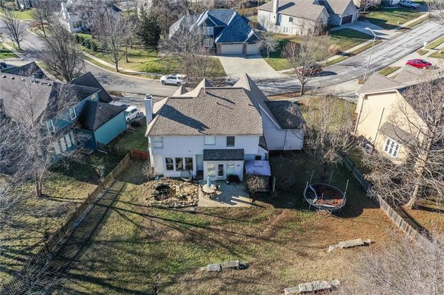 9435 N Flora Avenue, Kansas City, MO 64155