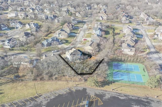 9435 N Flora Avenue, Kansas City, MO 64155