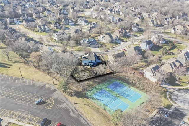 9435 N Flora Avenue, Kansas City, MO 64155