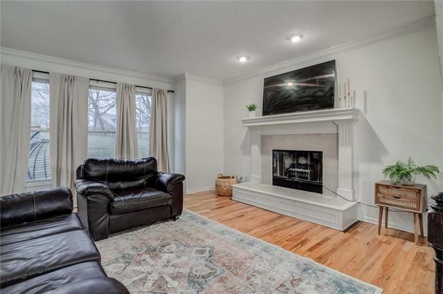 9435 N Flora Avenue, Kansas City, MO 64155