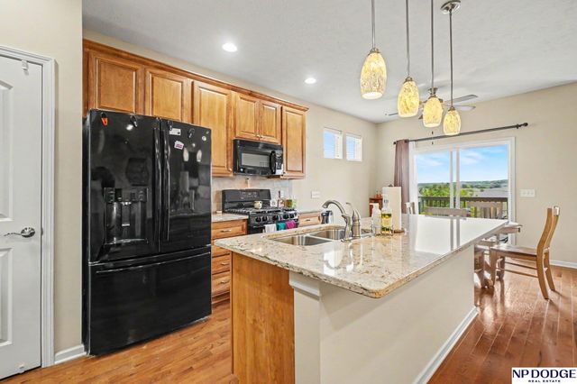 2212 Alexandra Road, Papillion, NE 68133