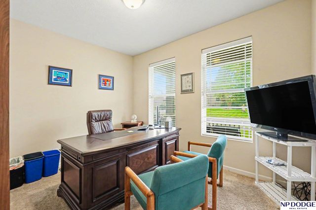 2212 Alexandra Road, Papillion, NE 68133