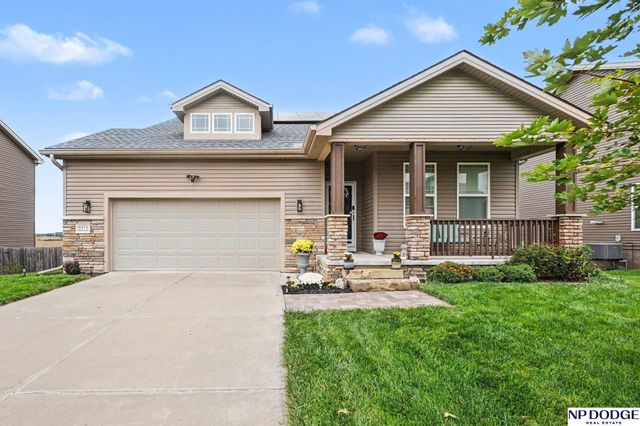 2212 Alexandra Road, Papillion, NE 68133