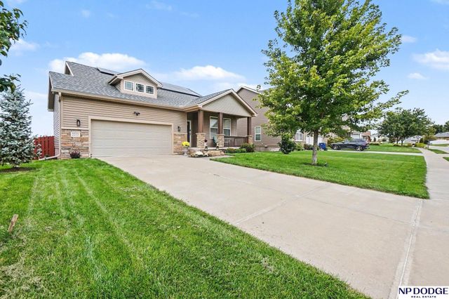 2212 Alexandra Road, Papillion, NE 68133