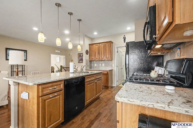 2212 Alexandra Road, Papillion, NE 68133