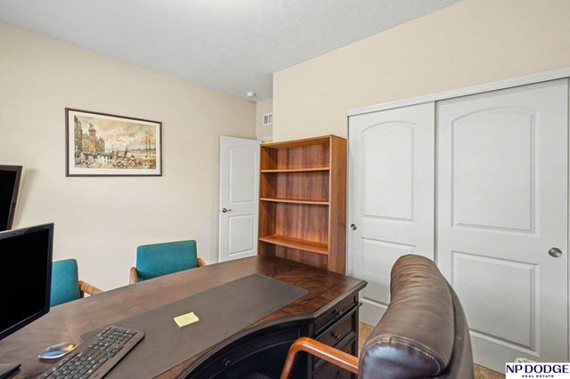 2212 Alexandra Road, Papillion, NE 68133