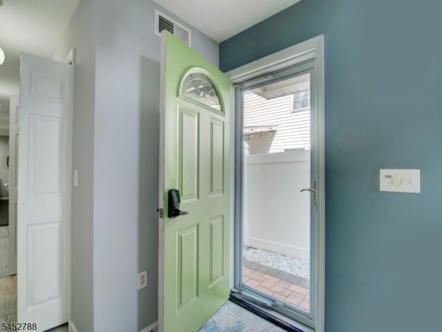 402 N 16Th St, Kenilworth Boro, NJ 07033