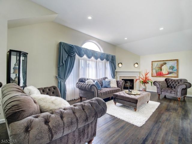 402 N 16Th St, Kenilworth Boro, NJ 07033