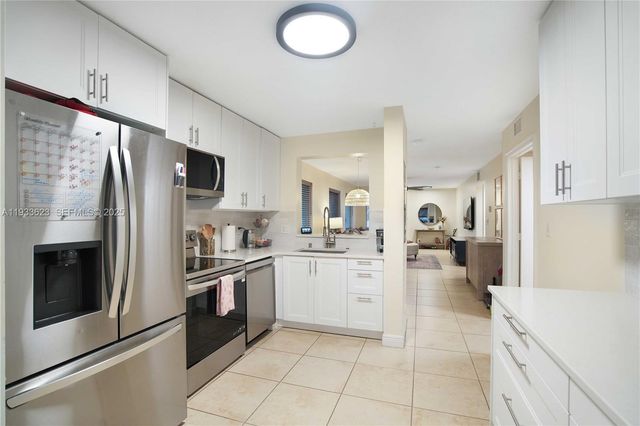 6245 SW 47th Mnr 204, Davie, FL 33314