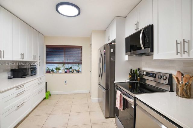 6245 SW 47th Mnr 204, Davie, FL 33314