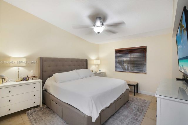 6245 SW 47th Mnr 204, Davie, FL 33314