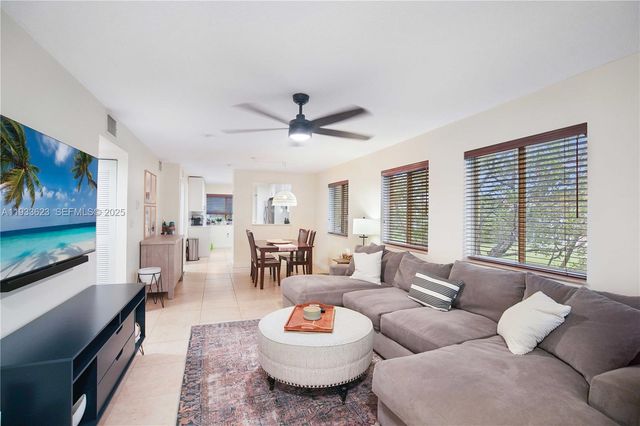 6245 SW 47th Mnr 204, Davie, FL 33314