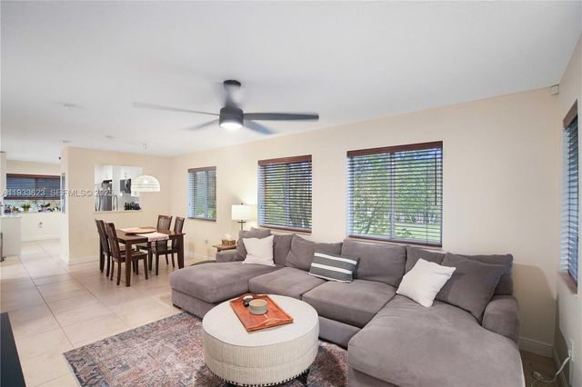 6245 SW 47th Mnr 204, Davie, FL 33314