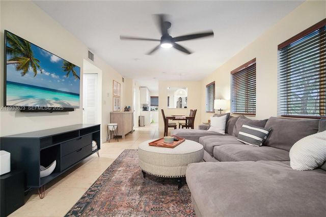 6245 SW 47th Mnr 204, Davie, FL 33314