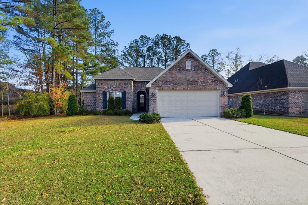 19 W Augusta Ct., Hattiesburg, MS 39402