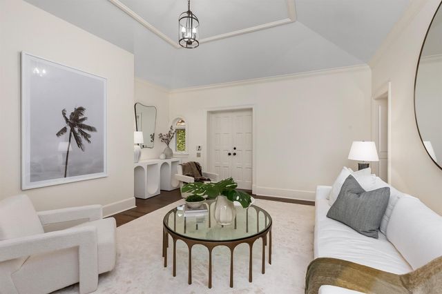 124 Brazilian Avenue, Palm Beach, FL 33480