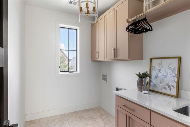 1800 Runway Boulevard, Oklahoma City, OK 73108