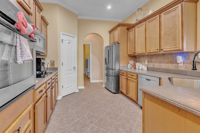 310 WHISPERING MEADOWS DR, Oakland, TN 38060