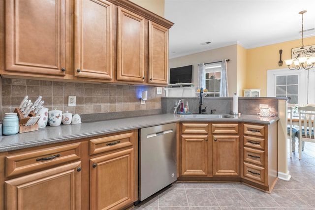 310 WHISPERING MEADOWS DR, Oakland, TN 38060