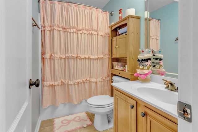 310 WHISPERING MEADOWS DR, Oakland, TN 38060
