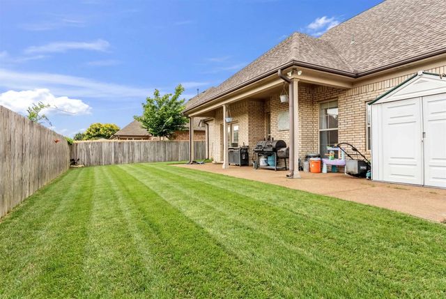 310 WHISPERING MEADOWS DR, Oakland, TN 38060