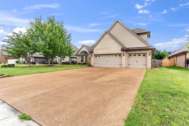 310 WHISPERING MEADOWS DR, Oakland, TN 38060