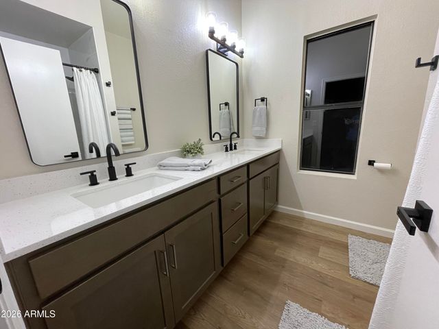 4790 W ORAIBI Drive, Glendale, AZ 85308