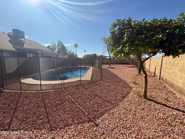 4790 W ORAIBI Drive, Glendale, AZ 85308