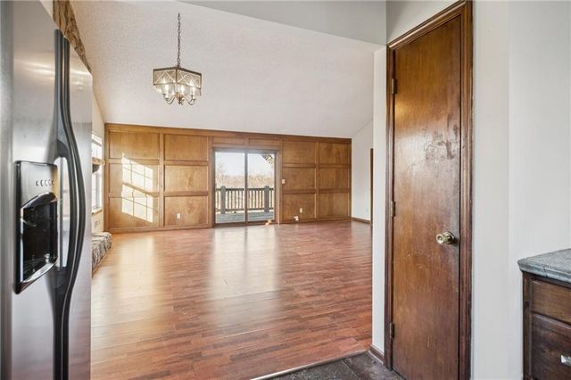 7044 N Askew Avenue, Gladstone, MO 64119