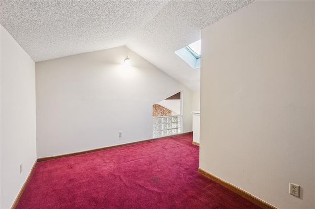 7044 N Askew Avenue, Gladstone, MO 64119