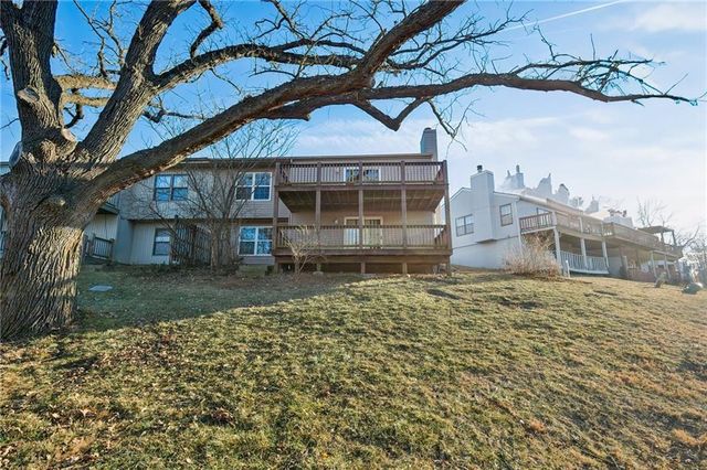 7044 N Askew Avenue, Gladstone, MO 64119