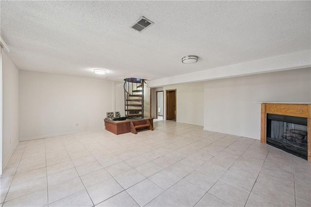 7044 N Askew Avenue, Gladstone, MO 64119