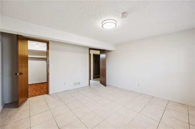 7044 N Askew Avenue, Gladstone, MO 64119