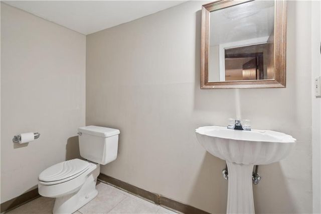 7044 N Askew Avenue, Gladstone, MO 64119