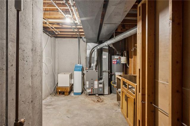 7044 N Askew Avenue, Gladstone, MO 64119