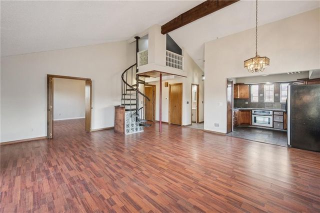 7044 N Askew Avenue, Gladstone, MO 64119