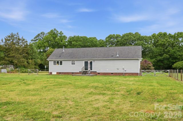 2073 Highway 557 Highway, Clover, SC 29710