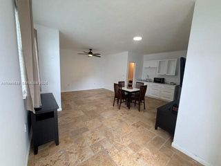 2220 SW 125th Ct eff, Miami, FL 33175
