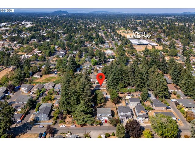1749 Se 176TH Ave, Portland, OR 97233