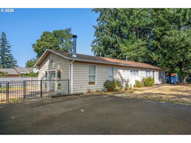 1749 Se 176TH Ave, Portland, OR 97233