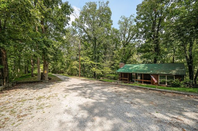 235 Rye Hobbs Hollow Rd, Smithville, TN 37166