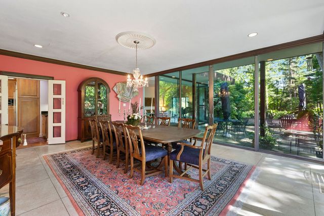 283 W Laurel Avenue, Lake Forest, IL 60045