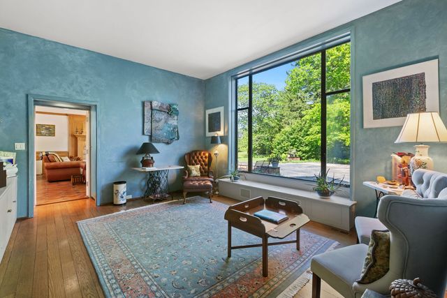 283 W Laurel Avenue, Lake Forest, IL 60045