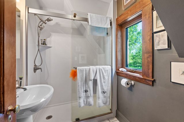 283 W Laurel Avenue, Lake Forest, IL 60045