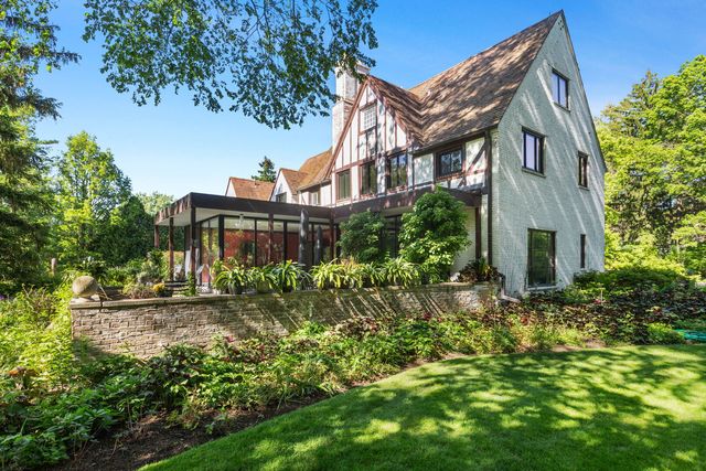 283 W Laurel Avenue, Lake Forest, IL 60045