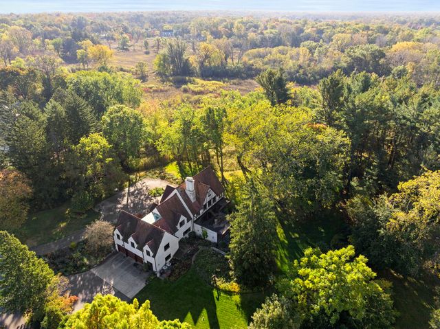 283 W Laurel Avenue, Lake Forest, IL 60045