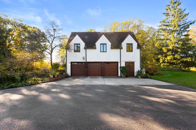 283 W Laurel Avenue, Lake Forest, IL 60045