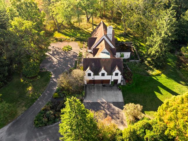 283 W Laurel Avenue, Lake Forest, IL 60045